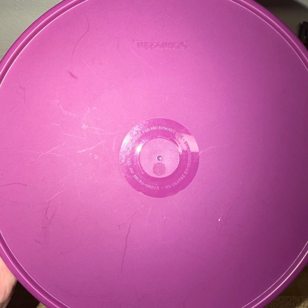 Tupperware 3 qt Purple Covered Mixing Bowl -‎ Microwave-Safe Storage container